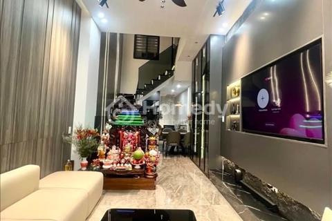 Nhà mặt tiền 3 tầng xinh xắn ngay trung tâm Đà Nẵng