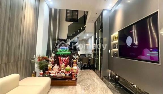 Nhà mặt tiền 3 tầng xinh xắn ngay trung tâm Đà Nẵng - Ảnh 1