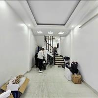 Hiếm Hiếm Nhà Mặt Ngõ Ở Ngay Vài Bước Chân Ra Phố Lạc Long Quân Tây Hồ dt 33m 5tầng mt 3.4m giá chà
