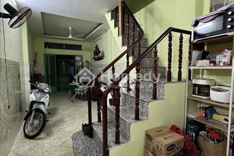 Bán nhà đường Cách Mạng Tháng 8, Quận 3, hẻm ba gác, 54m²