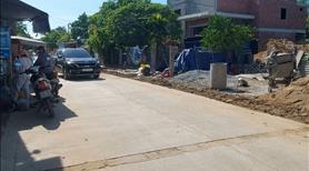 Mặt tiền đường Phong Nam Hòa Châu Đà Nẵng. Đường 7.5m .Đang thi công nâng lên 10.5m - Ảnh 2