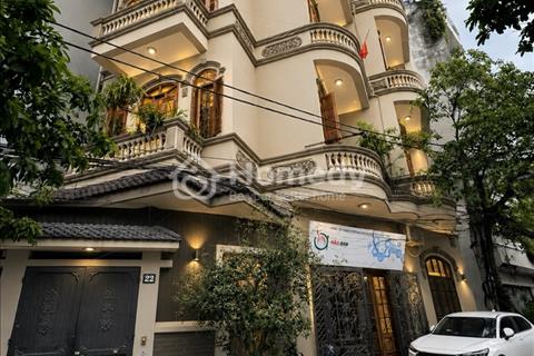 🏡 Biệt thự view hồ giữa lòng quận Đống Đa 📐 70m² • 5 tầng 🚗 Ô tô đỗ trước cửa 💰 Giá chào 23.9 t
