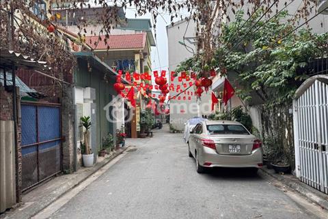 Ô tô , thoáng 2 mặt  trước sau , 4 tầng 70 m ngay Nguyễn văn linh