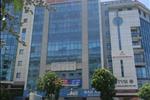 Tòa nhà nằm trên phố Trần Thái Tông, một trong những tuyến phố sầm uất của quận Cầu Giấy. Khu vực tập trung nhiều cơ quan nhà nước, thuận tiện trong việc xin phép và thực hiện các giấy tờ liên quan như: Bộ Tài nguyên Môi trường, Bộ Nội Vụ, Báo Kiểm toán, Tập đoàn Mobiphone… và nhiều ngân hàng trong và ngoài nước như: Sacombank, Indobank, MB Bank, HD Bank, Agribank, BIDV, Maritime Bank, Techcom Bank… rất dễ dàng cho doanh nghiệp trong việc thực hiện các nghiệp vụ ngân hàng.
