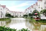 Khu biệt thự Bằng Lăng là khu đẳng cấp nhất trong dự án khu đô thị Vinhomes Riverside bao gồm 90 căn biệt thự chia thành 12 khu từ Bằng Lăng 1 đến Bằng Lăng 12 với những diện tích từ 250 m2 đến 900 m2.