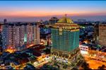 Royal Tower được thiết kế xây dựng thành cao ốc thương mại kết hợp văn phòng với nét kiến trúc hiện đại.