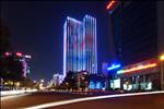 Tổng thể kiến trúc của tòa cao ốc Times Square gồm tòa tháp cao 39 tầng, có khối bệ 6 tầng và 3 tầng hầm với tổng diện tích xây dựng khoảng 90.000 m2. 