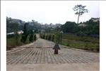 Khu biệt thự Đà Lạt Green nằm ngay trung tâm hành chính của thành phố, thừa hưởng cơ sở hạ tầng hoàn chỉnh và những tiện ích công cộng phong phú.