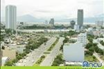 Từ Harmony Tower, chủ nhân có thể ngắm nhìn toàn cảnh trung tâm Thành phố Đà Nẵng mà không phải đi đâu xa. Đây là một trong những địa điểm ngắm pháo hoa tuyệt vời nhất trong những dịp lễ hội ở Đà Nẵng.