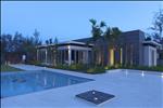 Khu biệt thự Norman Estates được xây dựng trên diện tích 1000 m2, bao gồm 33 căn biệt thự từ 3 đến 5 phòng, mang đến nhiều không gian sinh sống hiện đại, văn minh cho cư dân.