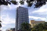 Tòa nhà văn phòng cho thuê AB Tower cao 25 tầng, có diện tích sàn 788 m2, độ cao trần 27 m.