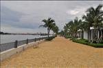 Biệt thự Villa Riviera tọa lạc bên bờ sông Sài Gòn, thừa hưởng không khí trong lành và thoáng mát tự nhiên.