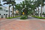 Khu biệt thự Villa Riviera sở hữu cơ sở hạ tầng hoàn chỉnh, có lối vào đủ tiêu chuẩn cho ô tô lưu thông.
