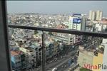 Một góc ban công đứng từ căn hộ của Satra - Eximland rất thông thoáng, mang lại cảm giác thư giãn thoải mái cho cư dân.