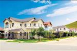 Cocoland sở hữu các tiện ích nội khu đẳng cấp, đáp ứng nhu cầu sống ngày càng cao của cư dân như: Nhà hàng, văn phòng, câu lạc bộ - sân tập Golf mini, sân Tennis, cầu lông, khu vui chơi thiếu nhi, hồ bơi, sân vườn tiểu cảnh, siêu thị,...