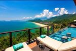 Mỗi căn biệt thự đồi tại Banyan Tree Lăng Cô đều có sân hiên rộng rãi với hồ bơi và hồ Massage thủy lực riêng, mang đến không gian sống đẳng cấp và sang trọng cho Quý khách.