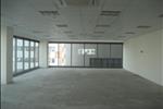 Dự án 169 Nguyễn Ngọc Vũ có mặt bằng cho thuê với nhiều diện tích từ 45 m2 đến 600 m2 giúp doanh nghiệp dễ dàng lựa chọn loại diện tích phù hợp với nhu cầu kinh doanh của mình. Bên cạnh đó, tòa nhà còn có bãi đỗ xe với 2 tầng hầm luôn đáp ứng đầy đủ lượng xe ô tô, xe máy của cán bộ công nhân viên làm việc tại tòa nhà cũng như các khách hàng, đối tác tới giao dịch.