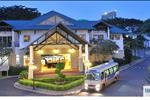 Mỗi căn tại đây đều được trang bị nội thất đầy đủ bao gồm ba phòng ngủ, một phòng làm việc, phòng khách, phòng ăn, nhà bếp, chỗ đậu xe trước nhà.