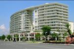 Khu căn hộ Grand View nằm ngay cửa ngõ vào khu kênh Đào, đối diện trường Quốc tế Nam Sài Gòn, là một trong những vị trí đắc địa, dễ dàng giao thương qua các khu vực lân cận.