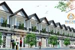 Khu dân cư Smile Home nằm trong khu vực có địa hình cao, cùng hệ thống kênh rạch bao quanh, không gian sống tại khu nhà ở luôn trong lành, mát mẻ, tràn ngập ánh sáng và những làn gió dịu mát do sông Sài Gòn mang lại.