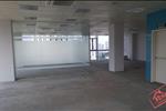 Văn phòng có diện tích từ 70 m2 trở lên, thiết kế thoáng mát, đón ánh sang tự nhiên tạo môi trường thân thiện. 