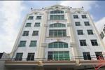 Kinh Luân Building tọa lạc tại đường Huỳnh Văn Bánh, Phường 11, Quận Phú Nhuận, Thành phố Hồ Chí Minh. Được xây dựng trên quy mô sử dụng 1150m2, gồm 8 tầng văn phòng, 1 hầng hầm để xe máy và để xe oto. 